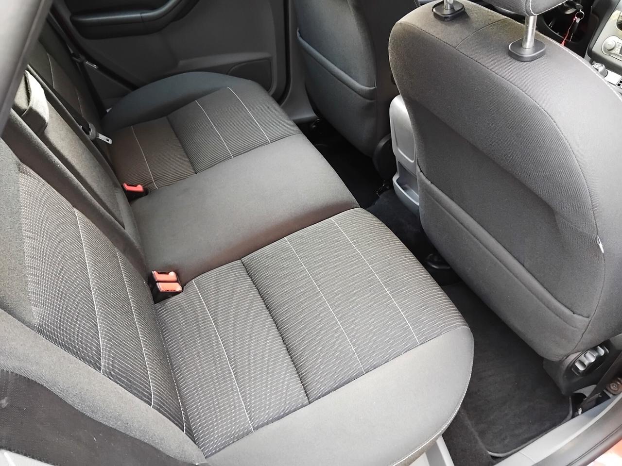 Ford Focus 2.0 gpl garanzia