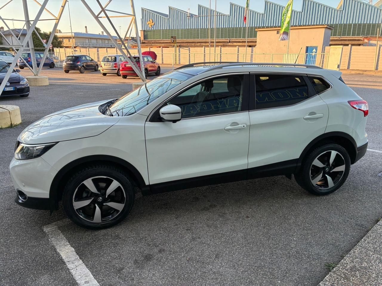 Nissan Qashqai 1.2 DIG-T Tekna 2016 da vetrina