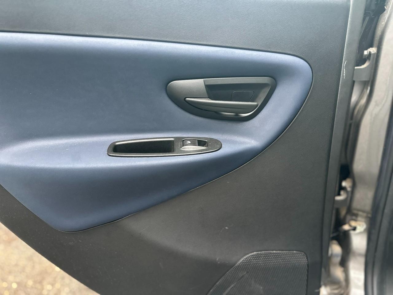 LANCIA Ypsilon III 2021 - Ypsilon 1.0 firefly hybrid Platino s&s 70cv