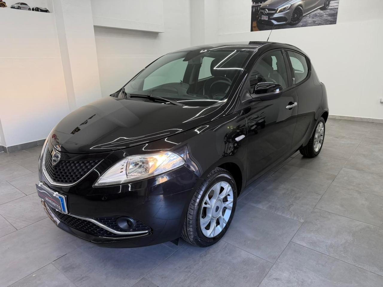 Lancia Ypsilon 1.2 69 CV 5 porte Gold 2016