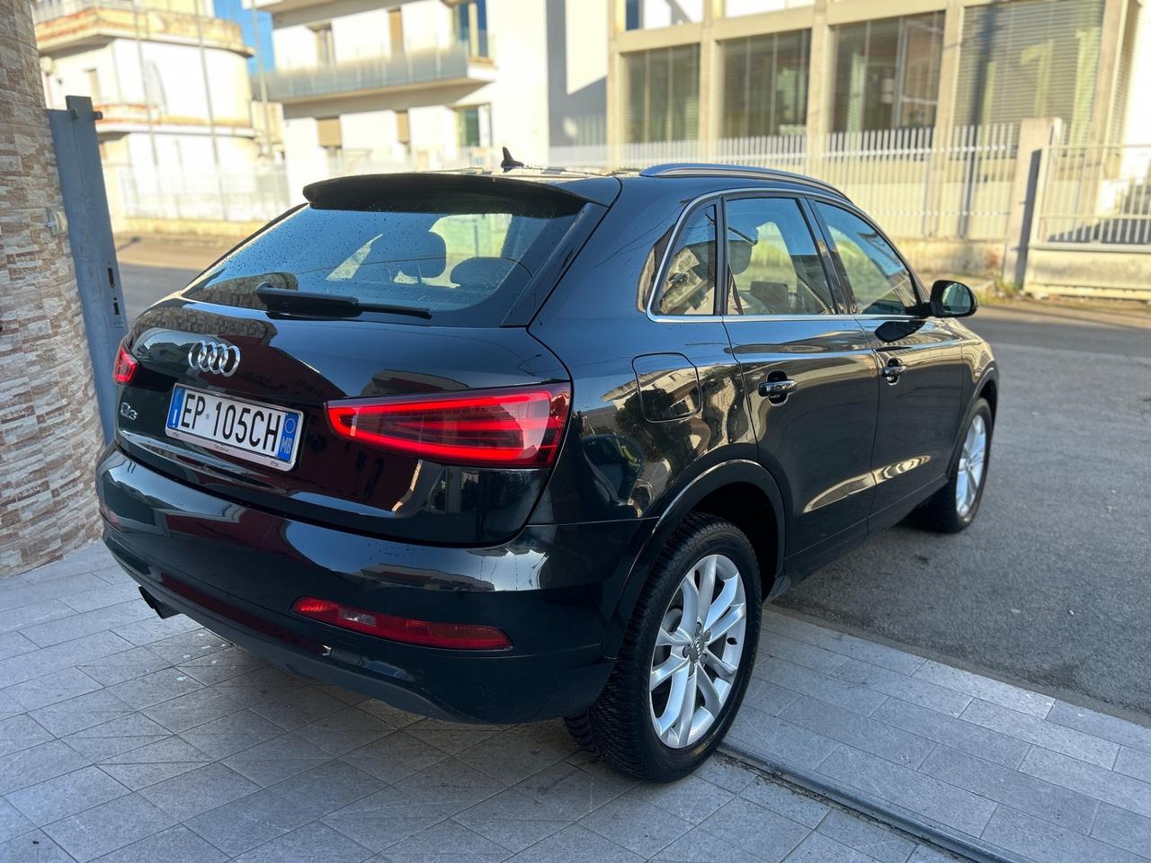 Audi Q3 2.0 TDI 140 cv-2013/LED/NAVI/18”
