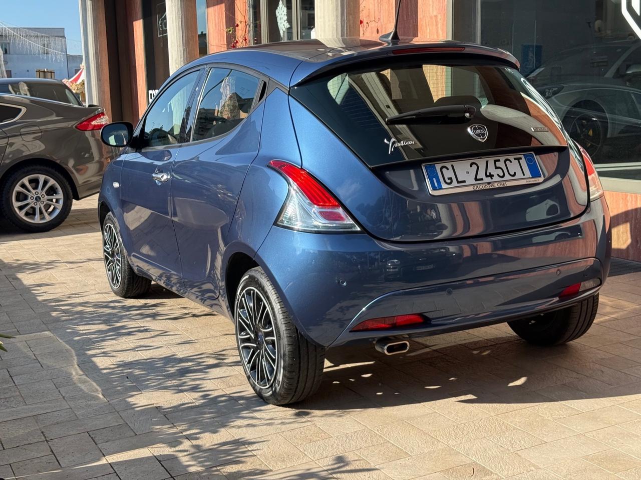 Lancia Ypsilon Hybrid 1.0 cc 70 cv 5 porte Gold