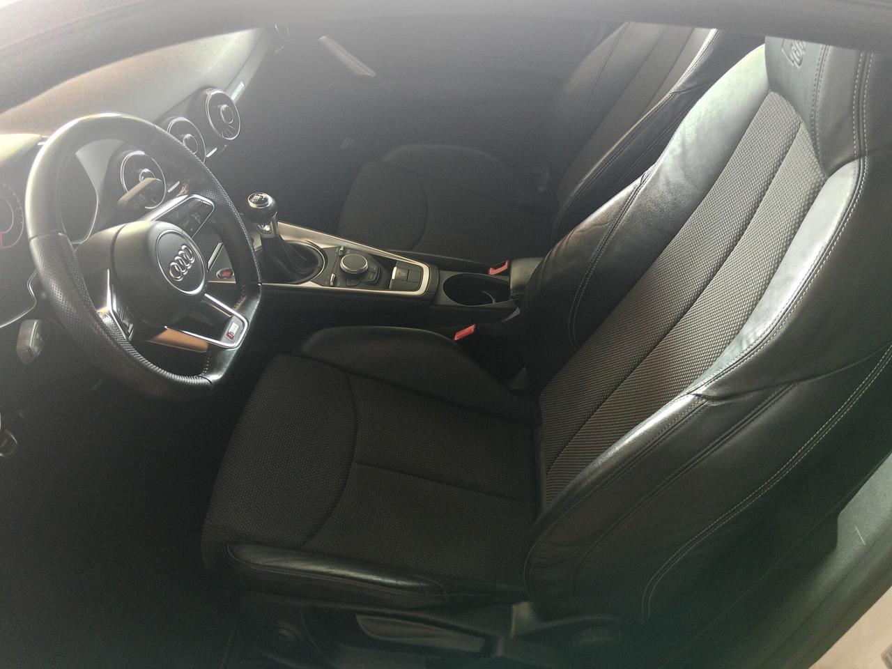 Audi TT Coupé 2.0 TFSI S line