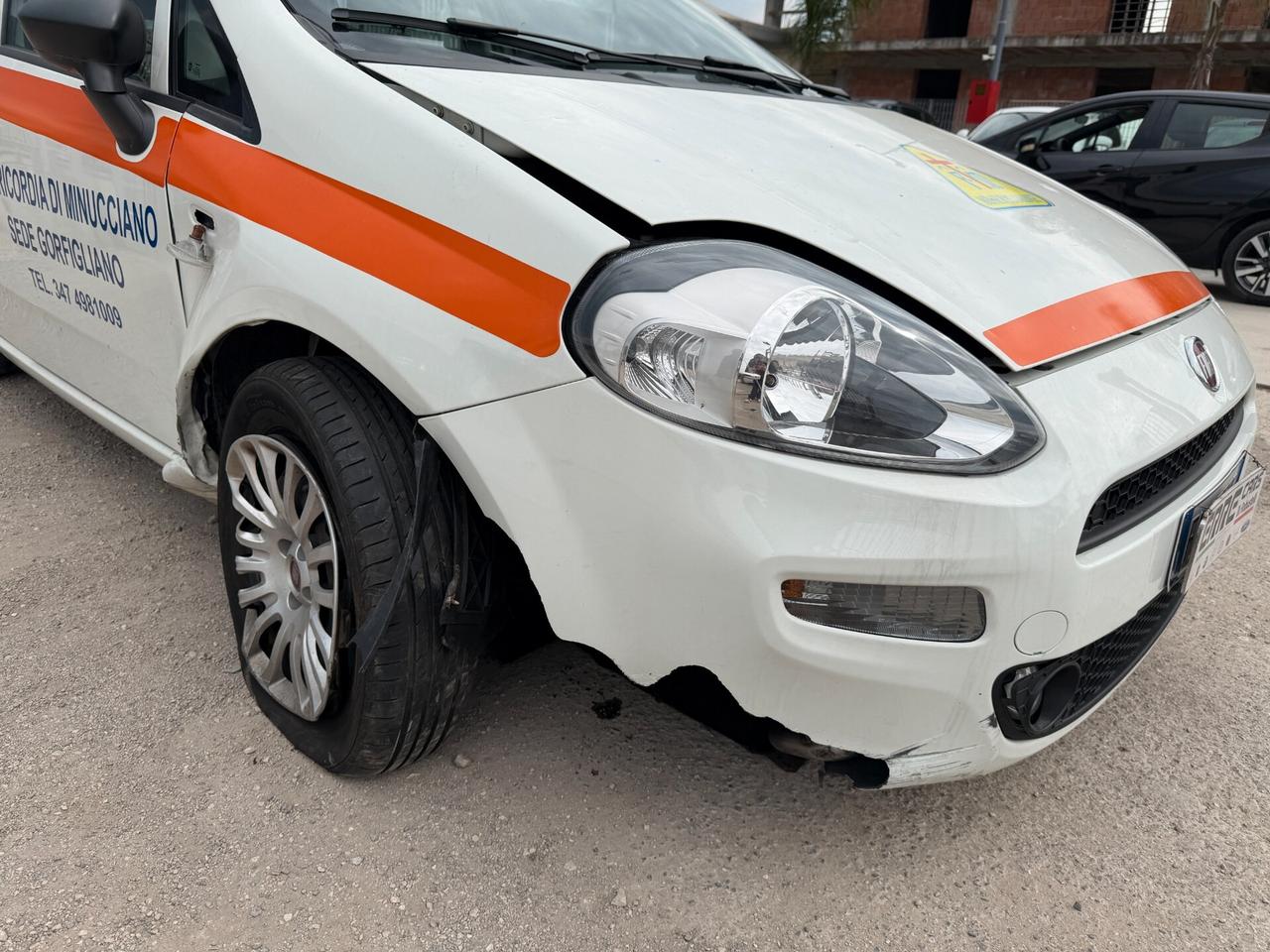 FIAT PUNTO ANNO 2017 1.3 MJT 95 CV *SINISTRATA