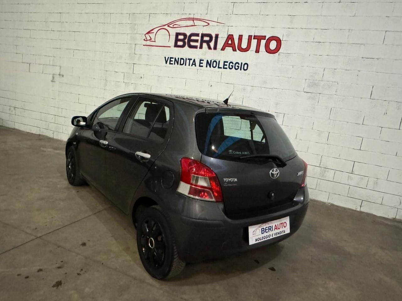 Toyota Yaris 1.0 5 porte Sol