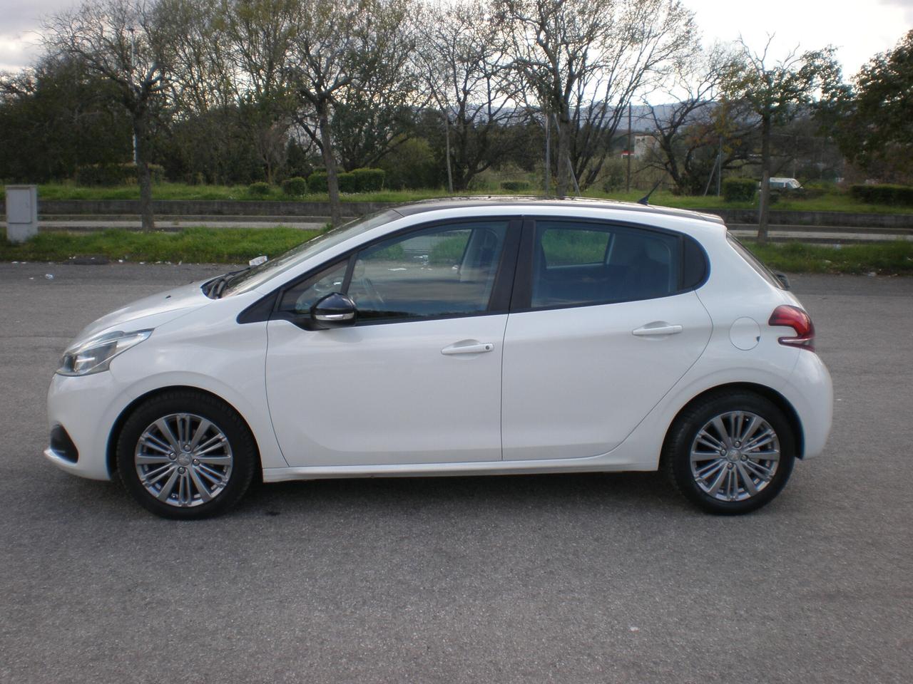 Peugeot 208 1.6 td restyling, bella