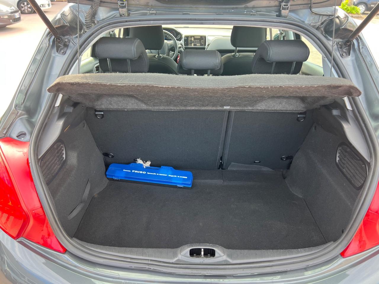 Peugeot 208 1.4 HDi 68 CV 5 porte Allure