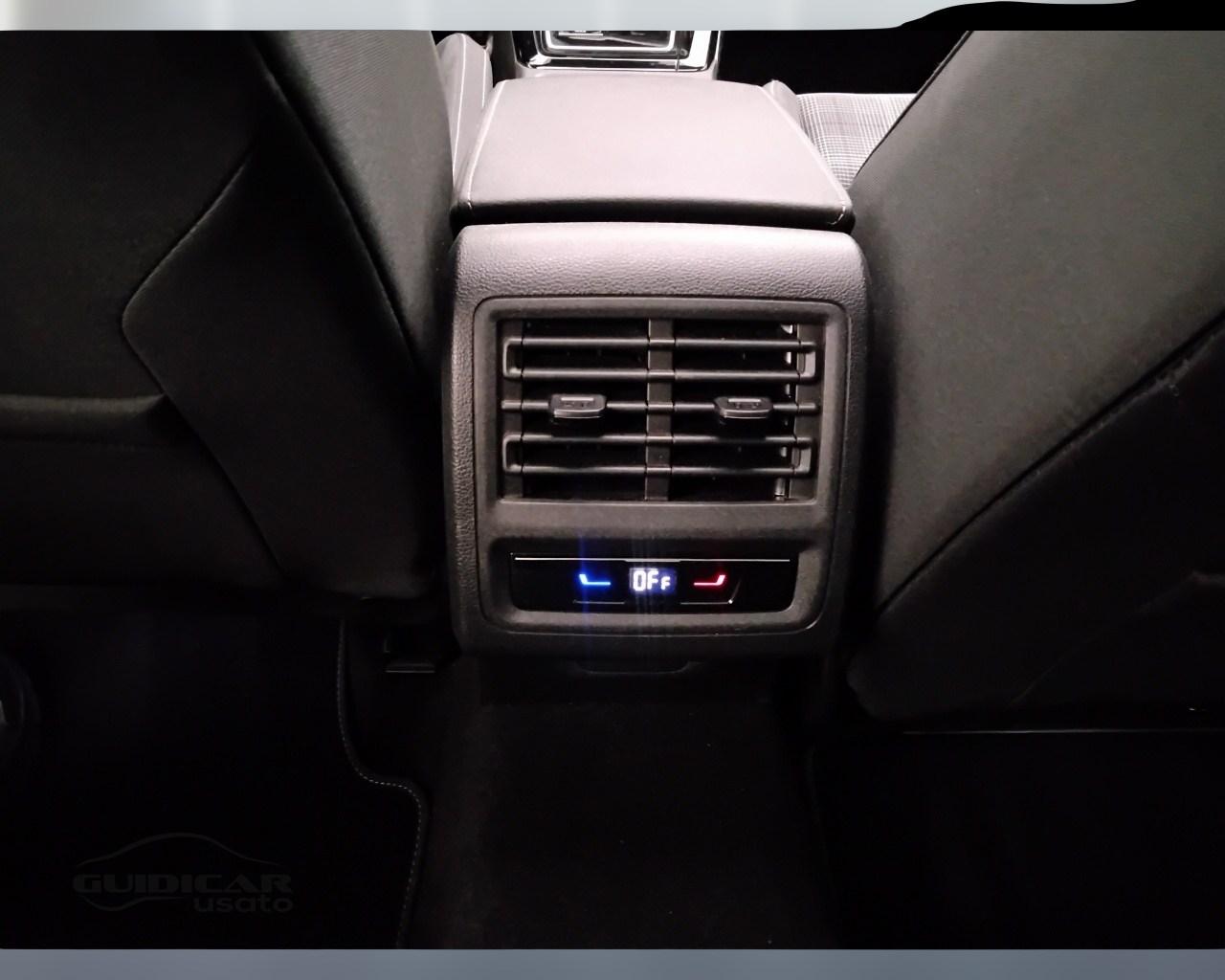 VOLKSWAGEN Golf VIII 2020 - Golf 2.0 tdi GTD 200cv dsg