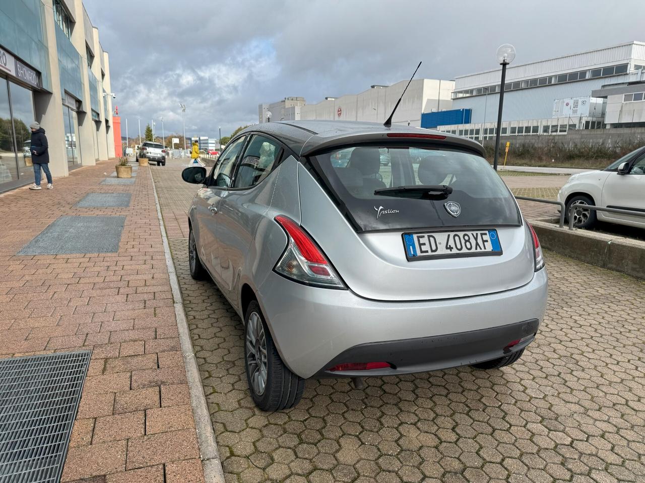 Lancia Ypsilon 0.9 TwinAir 85 CV 5 porte S&S Gold