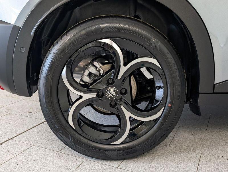 Alfa Romeo Junior Hybrid 145cv SPECIALE (Pack TECHNO+Tetto Pano)