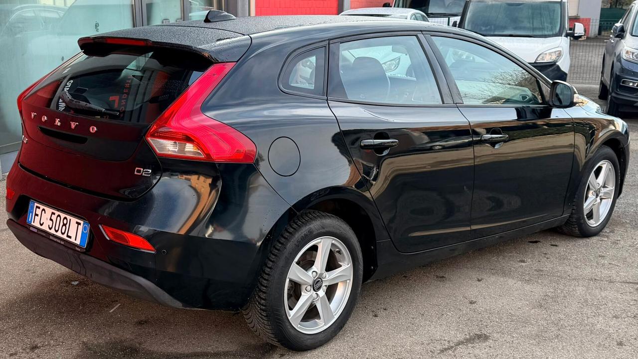Volvo V40 D2 Momentum Neopatentati