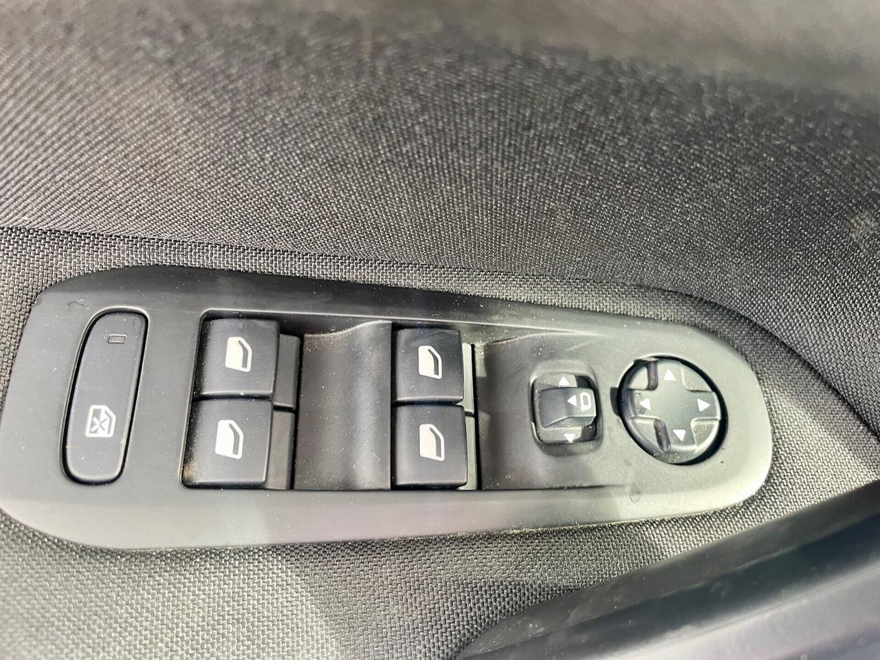 Peugeot 308 1.5 HDi 100CV 6M 12-2019