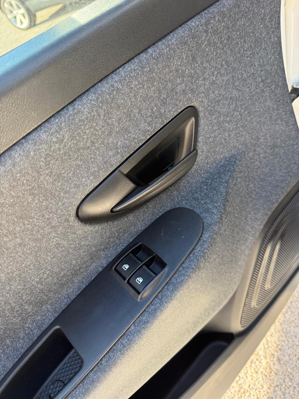 Lancia Ypsilon 1.2 69 CV 5 porte Elefantino Blu