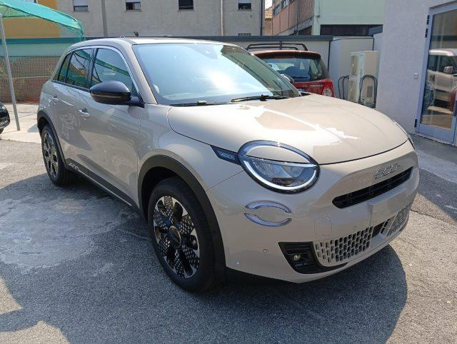 FIAT 600 Hybrid DCT MHEV La Prima