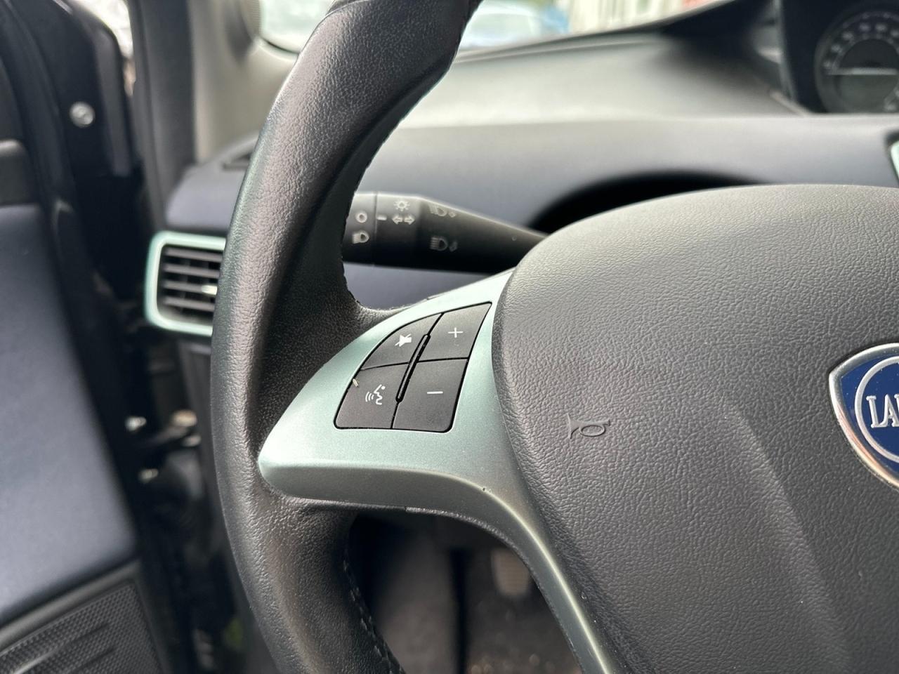 LANCIA Ypsilon III 2021 - Ypsilon 1.0 firefly hybrid Gold s&s 70cv
