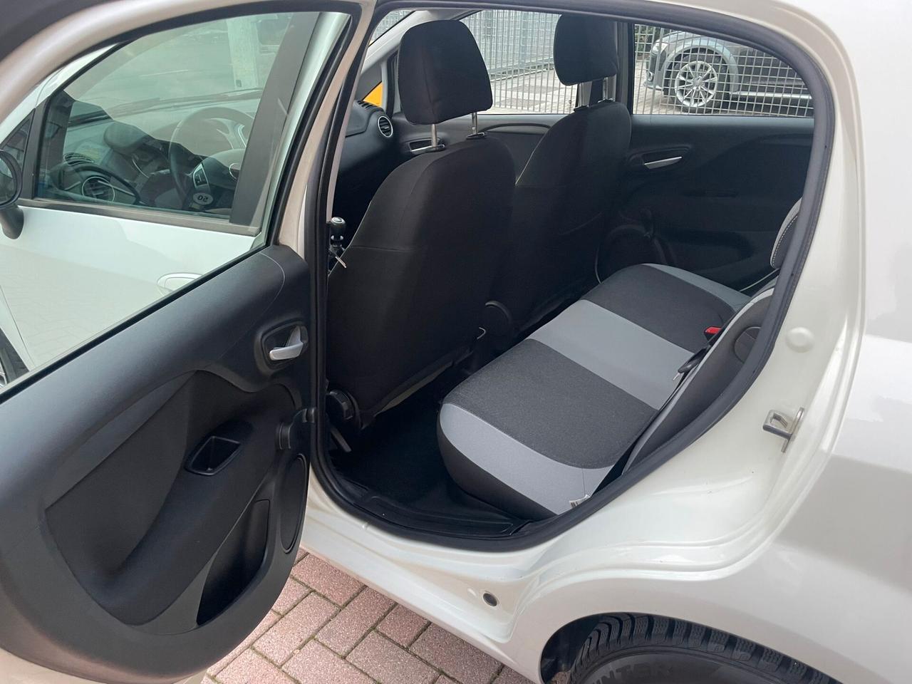 Fiat Punto 1.4 8V 5 porte Easypower GPL Lounge ok neopatentati