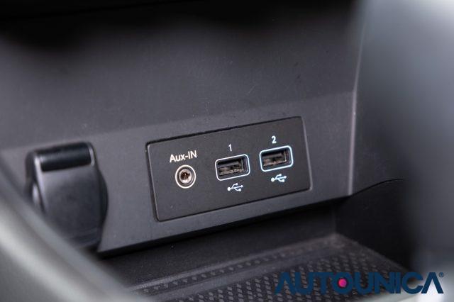 RENAULT Captur FULL HYBRID E-TECH 145 CV INTENS NEOPATENTATI