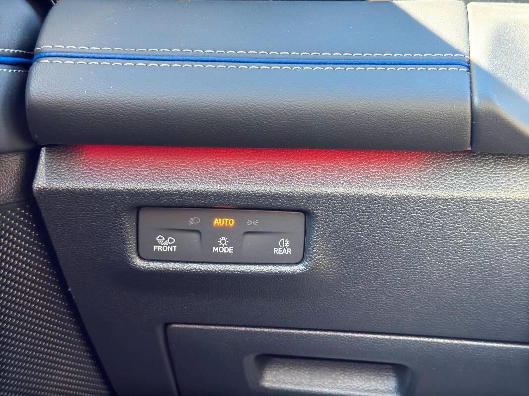 Volkswagen Tiguan 2.0 tdi R-Line 150cv dsg Con NAVIGATORE