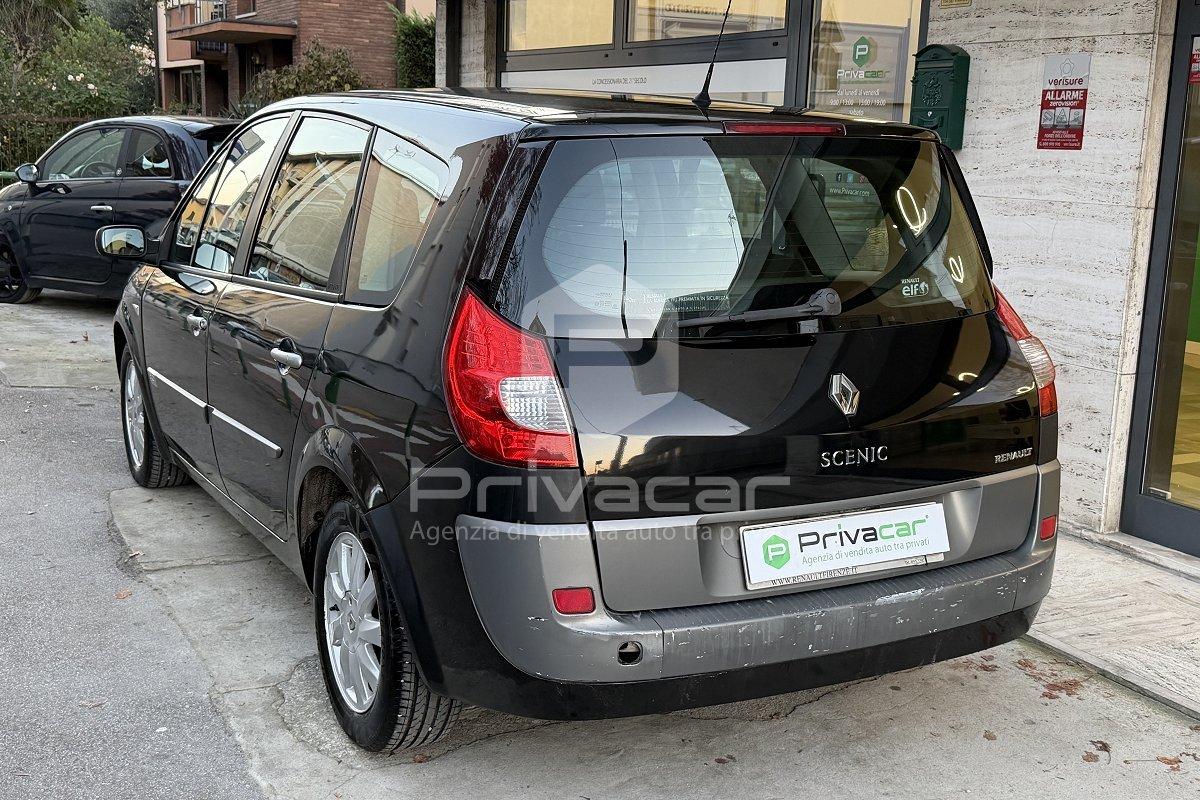 RENAULT Grand Scénic 1.6 16V Dynamique