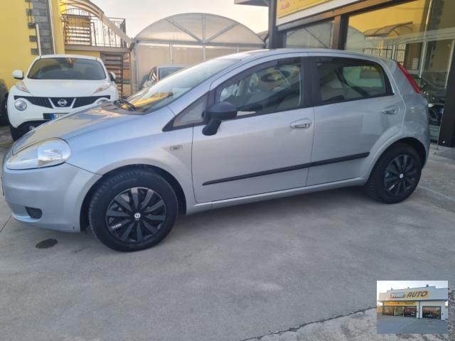 FIAT Grande Punto BENZINA-60.000 KM-NEOPATENTATI