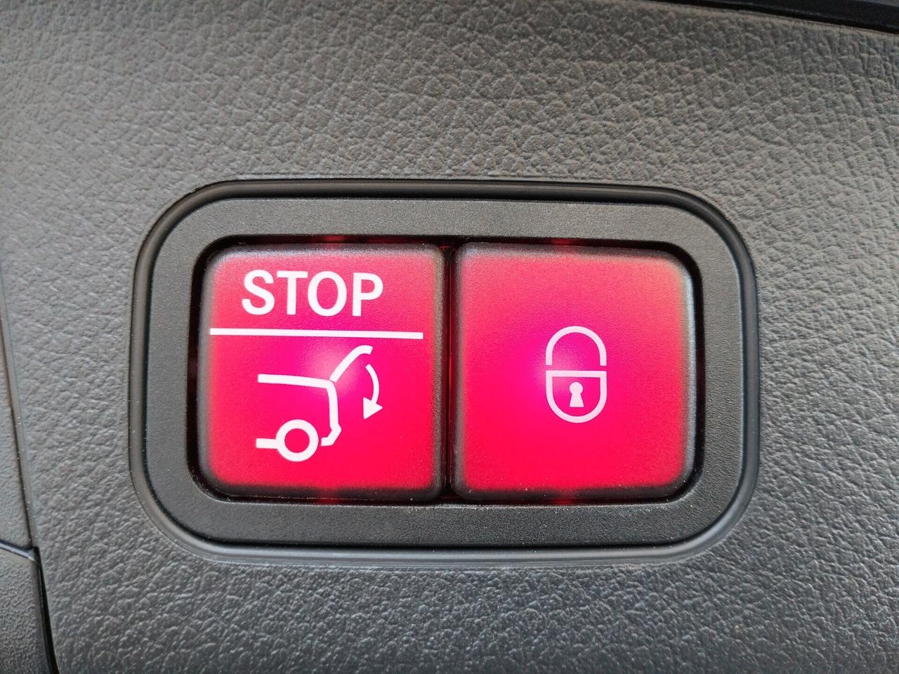 Mercedes-Benz GLA 200 d AMG Line Premium auto * SOLI 22.000 KM *