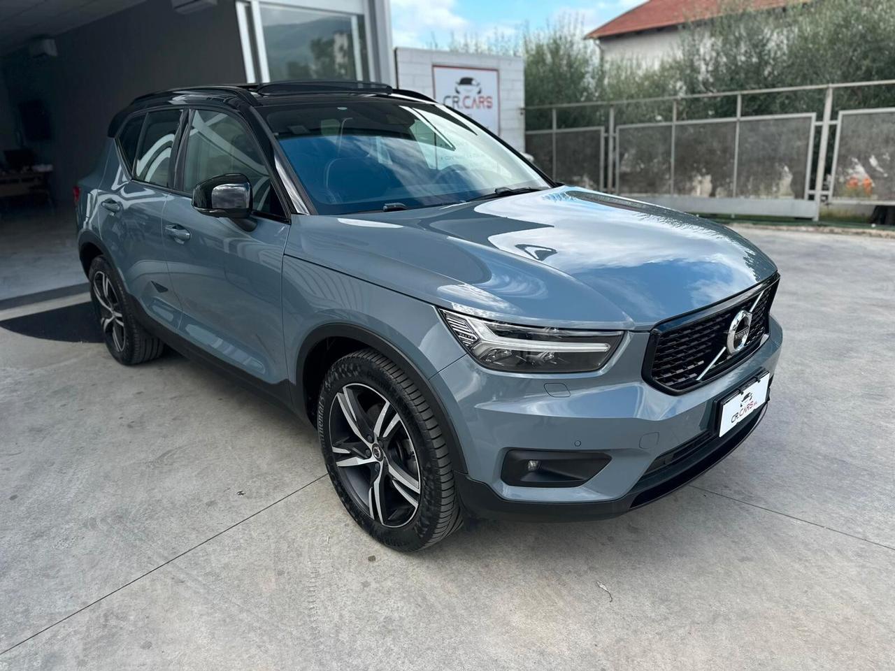 Volvo XC40 B4 AWD Geartronic R-design - Tetto apribile