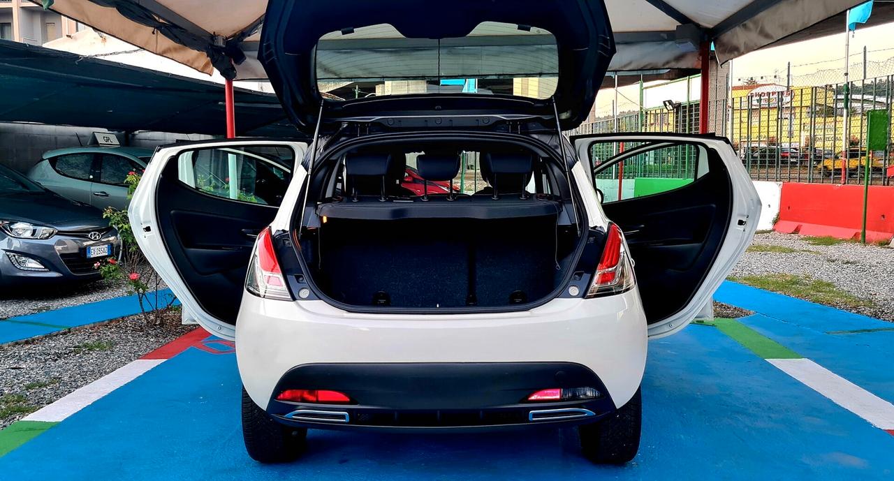 LANCIA YPSILON 1.2 BENZINA G.P.L DI CASA KM 71 MILA