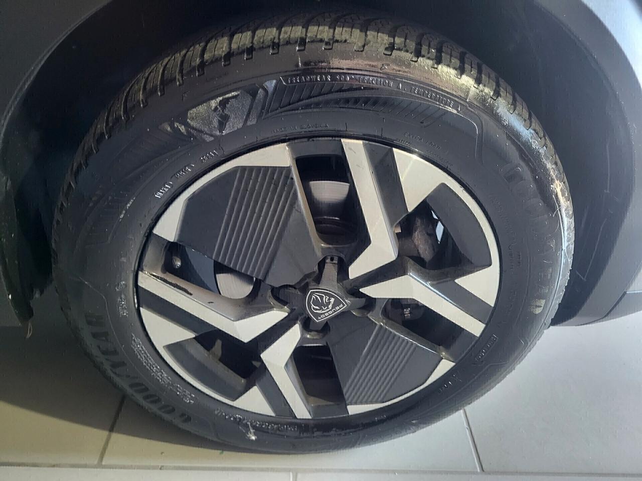 Peugeot 2008 DIESEL 130 S&S EAT8 Allure 09/2023 KM 79000 ITALIANA CON NAVIGATORE E TELECAMERA