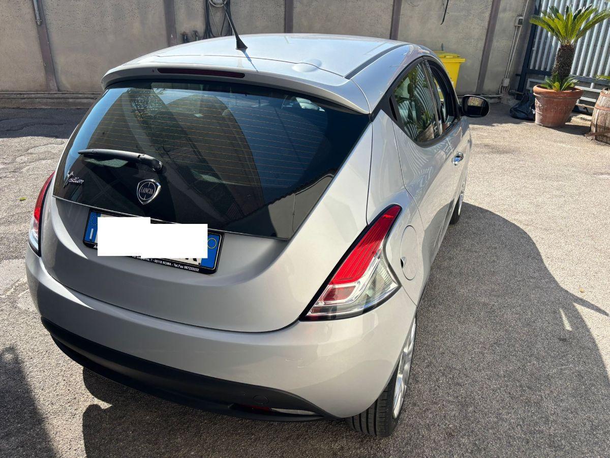 LANCIA Ypsilon 1.2 69 CV 5 porte S&S Silver