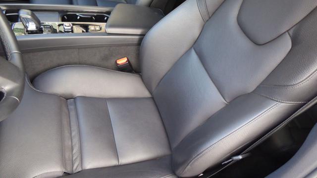 VOLVO XC60 B4 (d) AWD automatico Plus Dark