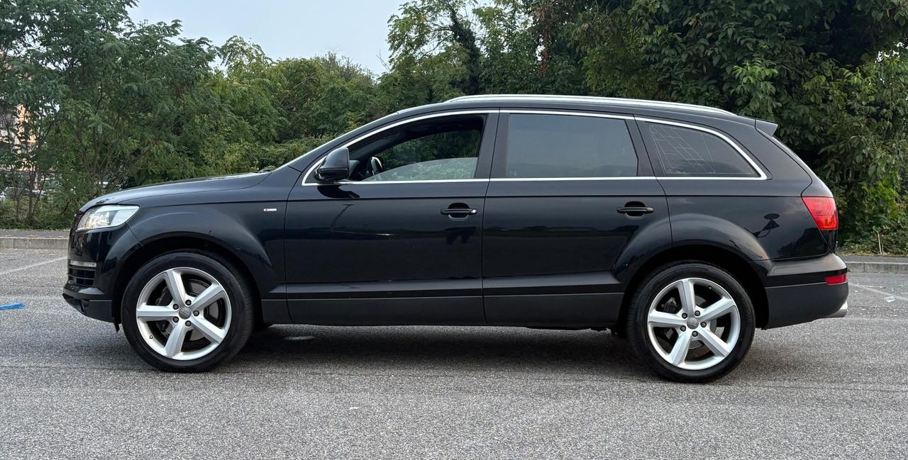 Audi Q7 3.0 TDI 233CV Sline 7Posti quattro