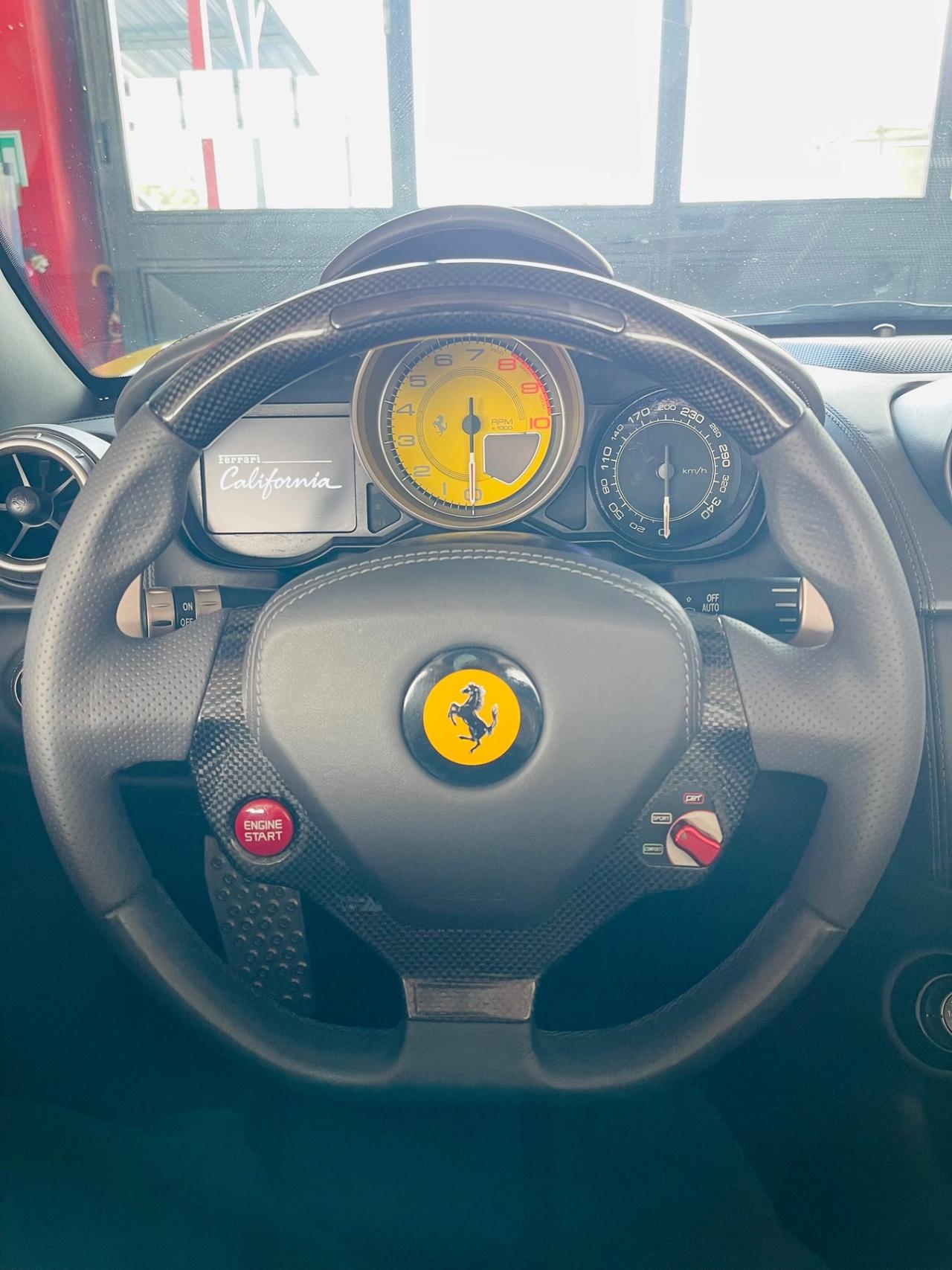 Ferrari California DCT Tailor Made PERMUTE RATE