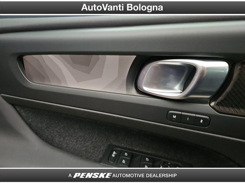 Volvo XC40 XC40 T4 Recharge Plug-in Hybrid automatico Ultimate Dark