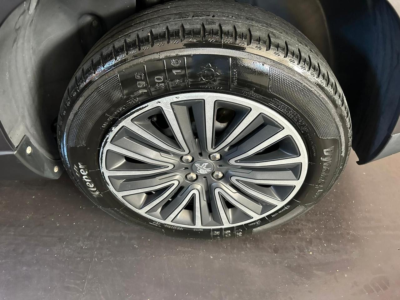 Peugeot 2008 1.2 Pure Tech 82 S&S Style