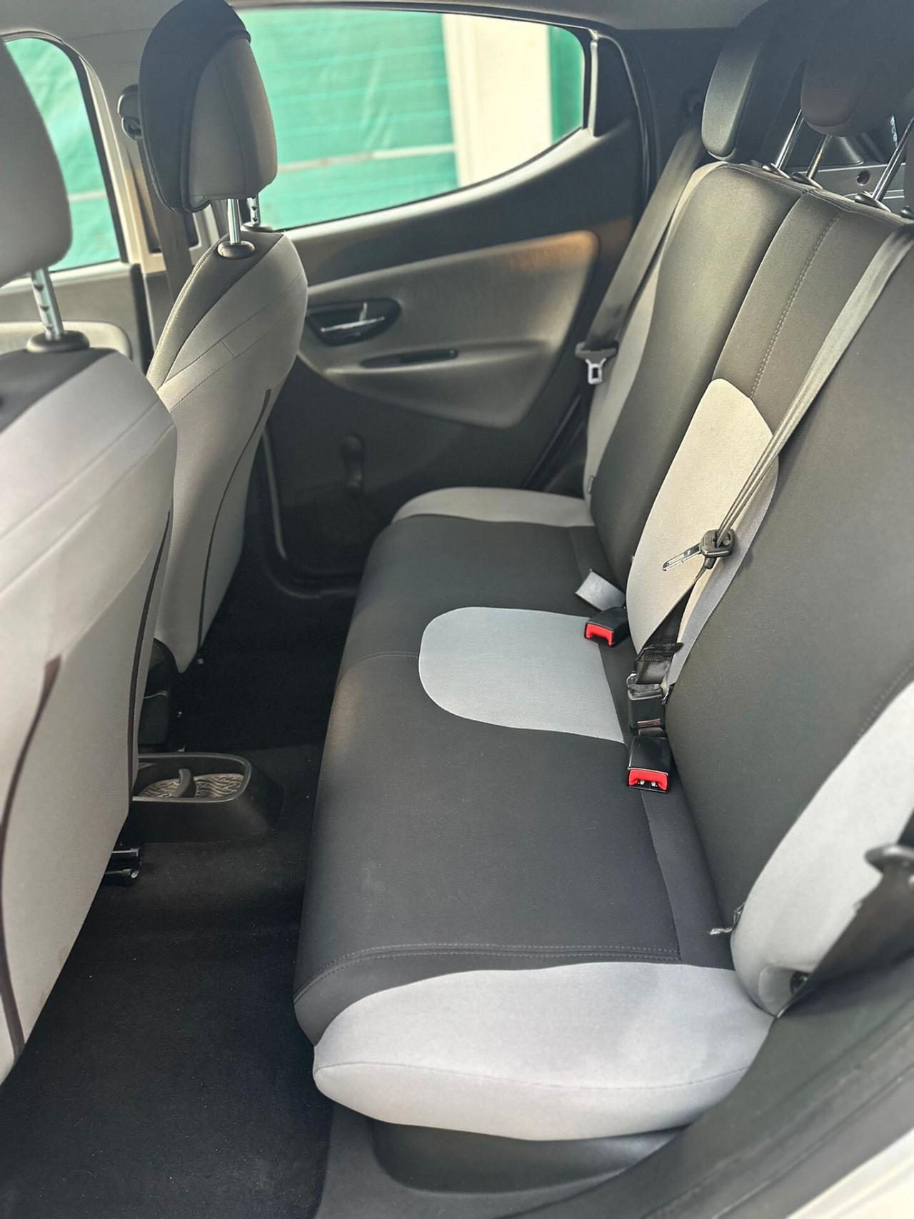 Lancia Ypsilon 1.2 2014 GPL Ecochic Silver