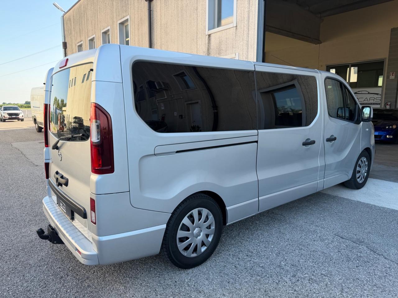 Opel Vivaro 9 POSTI