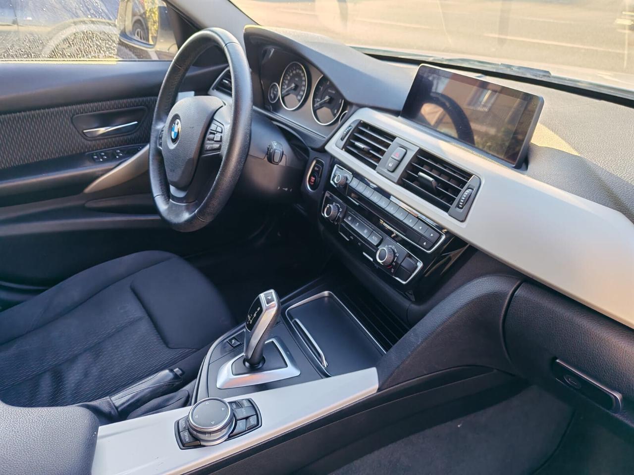 Bmw 320 320d xDrive Touring Luxury