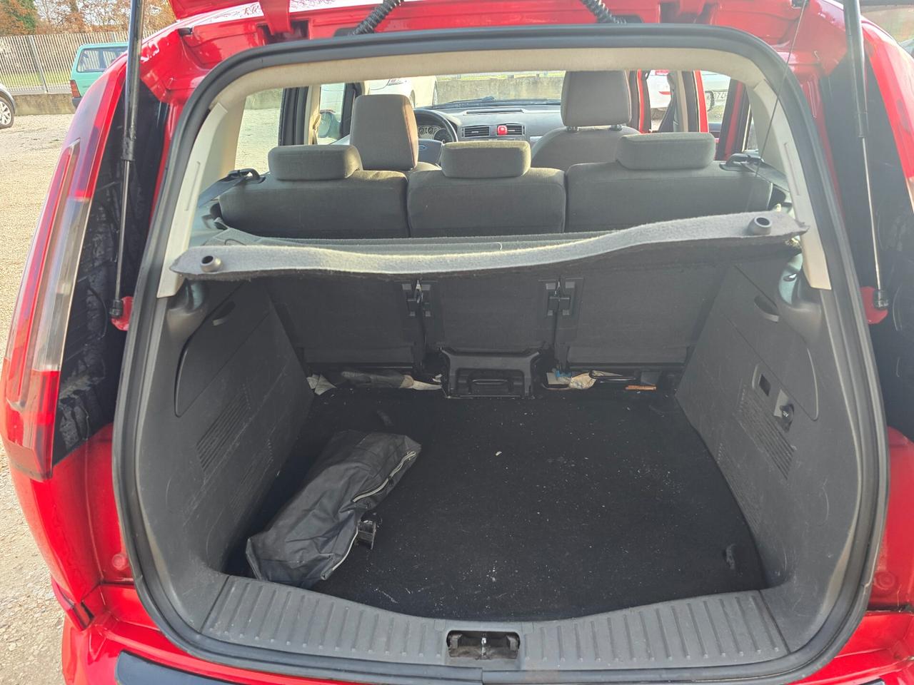 Ford Focus C-Max 1.6 TDCi (90CV) Gancio traino