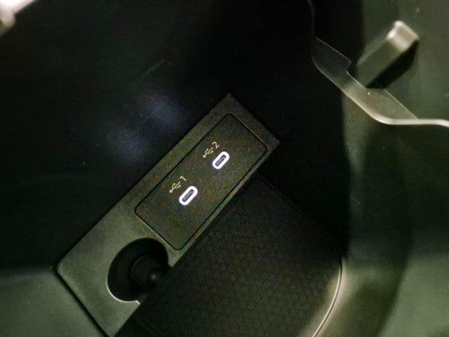 NISSAN Qashqai MHEV 140 CV N1 Autocarro