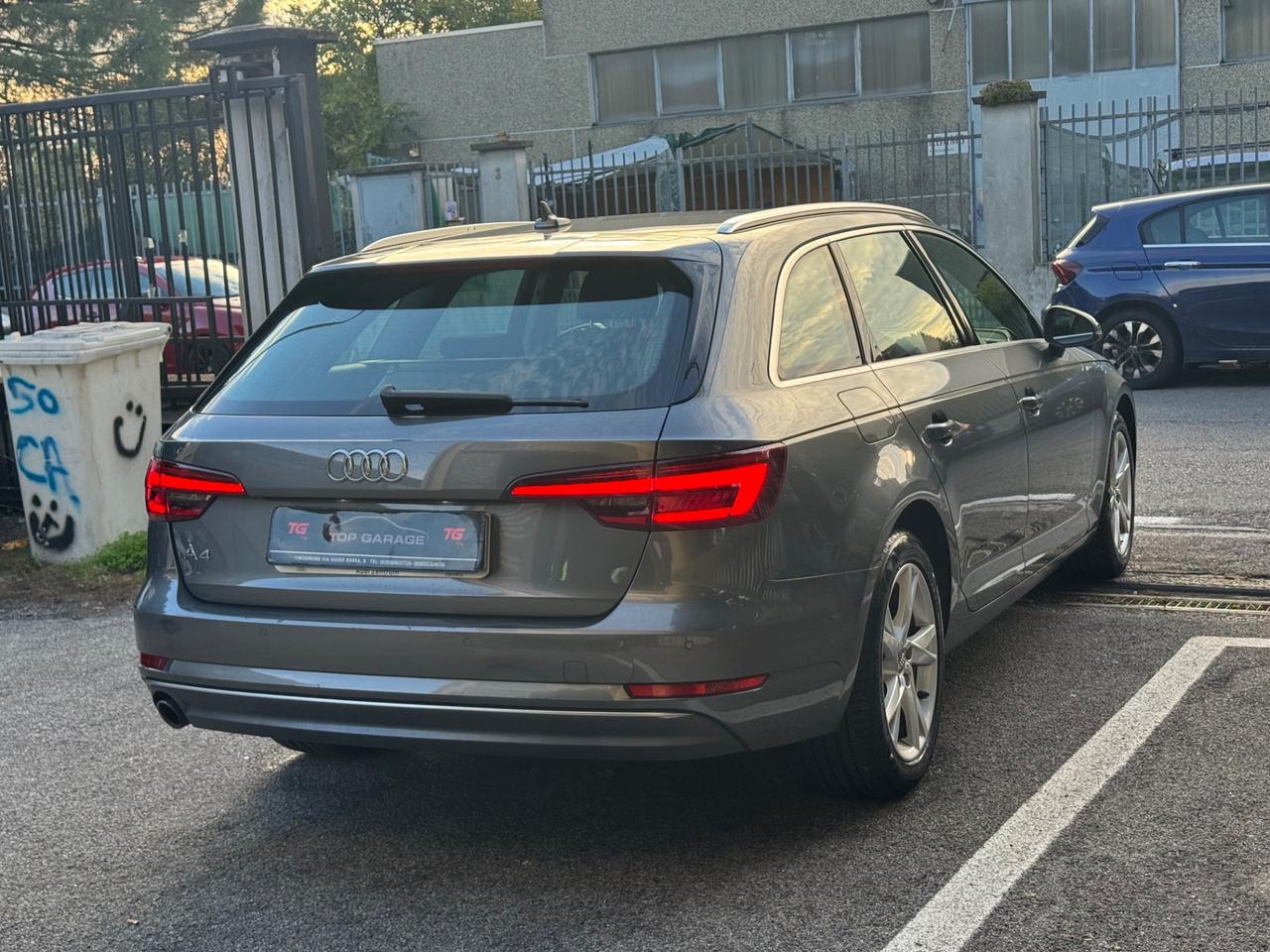 Audi A4 2.0 TDI 122 CV S tronic line edition