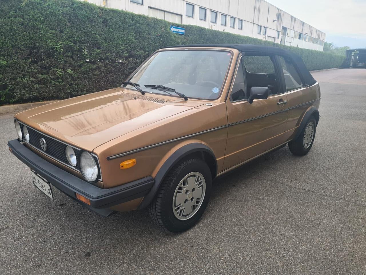 *Volkswagen Golf 1100 del 1984 – Auto d’epoca in eccellenti condizioni*