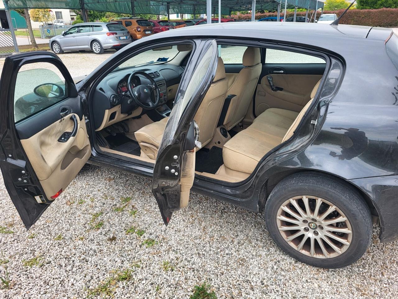Alfa Romeo 147 1.9 JTD M-JET 16V 5 porte Dist.