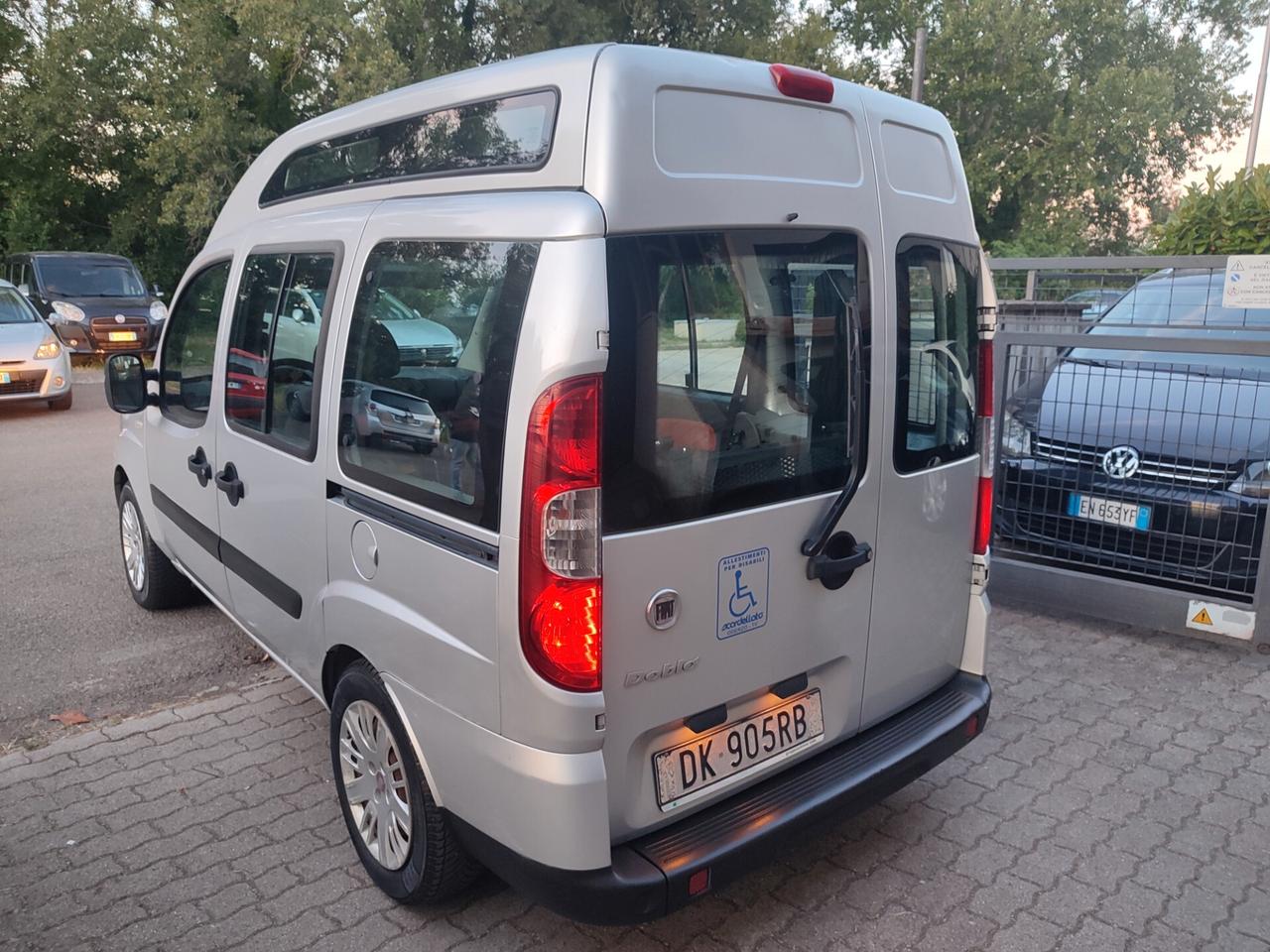 FIAT DOBLO 1.4BENZINA CON PEDANA DISABILI ELETTRICA NUOVO