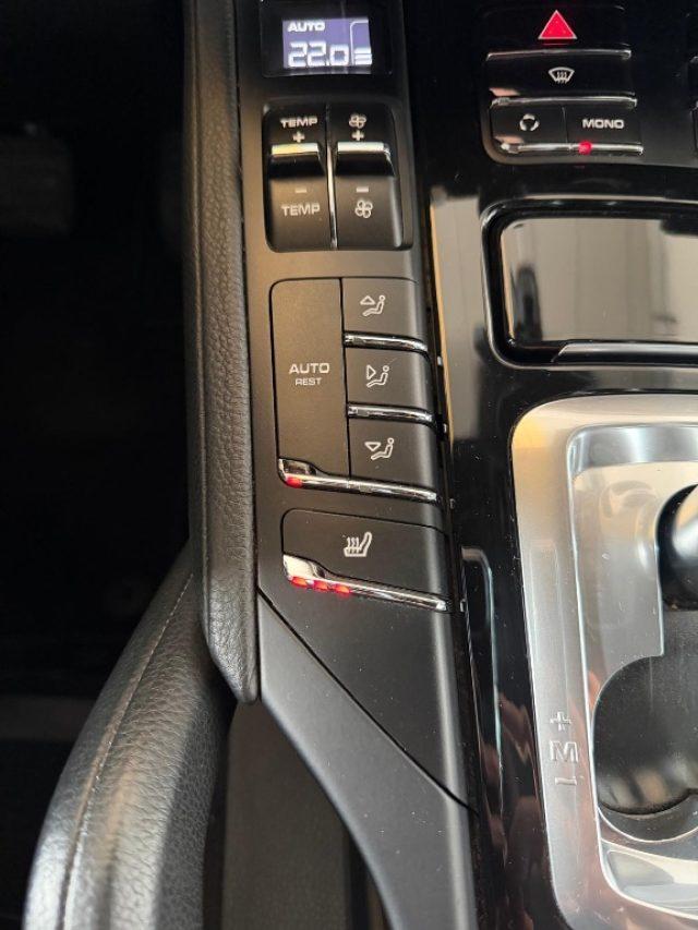 PORSCHE Cayenne 3.0 Diesel /BELL1SS1MO/