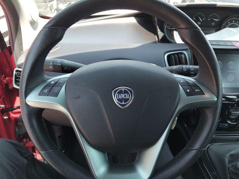 Lancia Ypsilon NUOVA My23 1.0 Firefly 70 CvStart&Stop Hybrid Gold