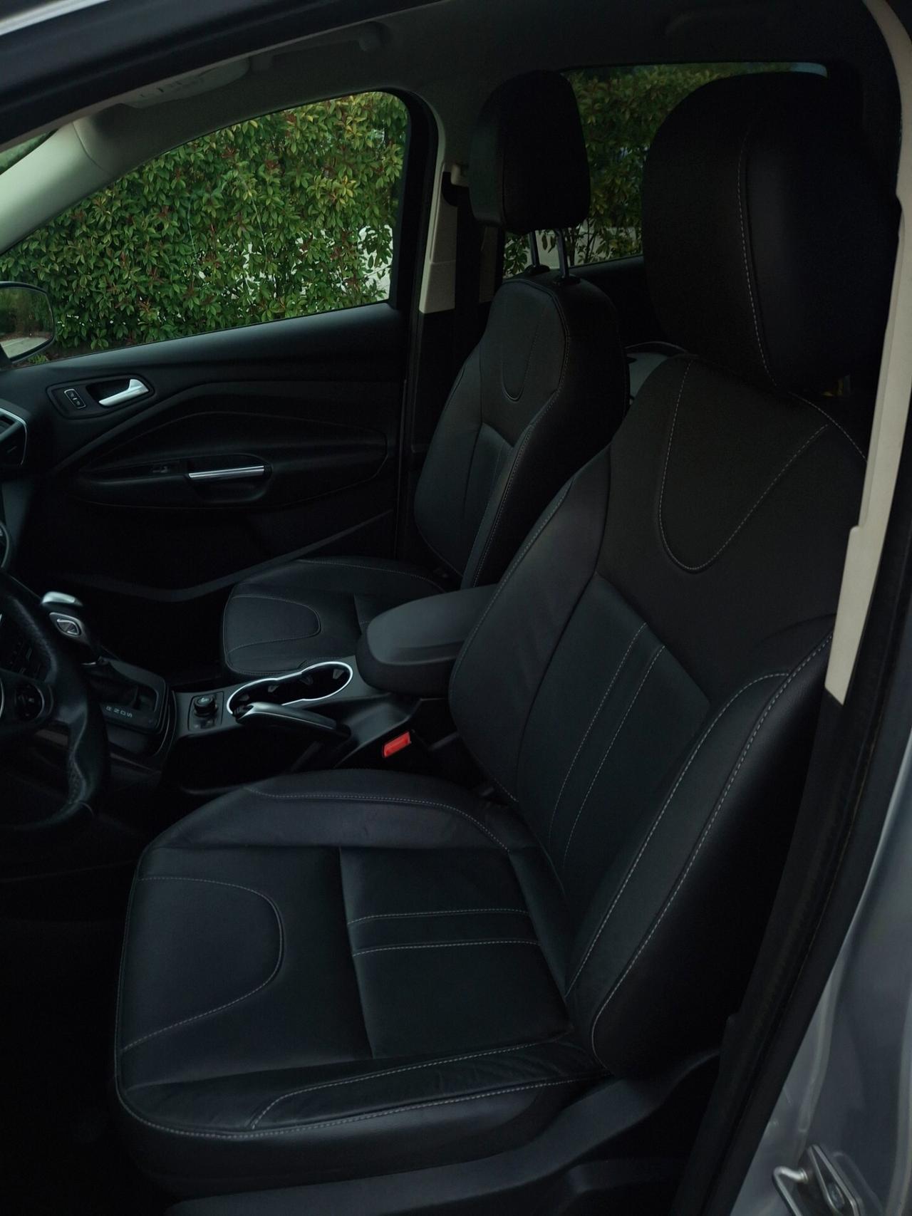 Ford Kuga 2.0 TDCI 163 CV 4WD Powershift Titanium