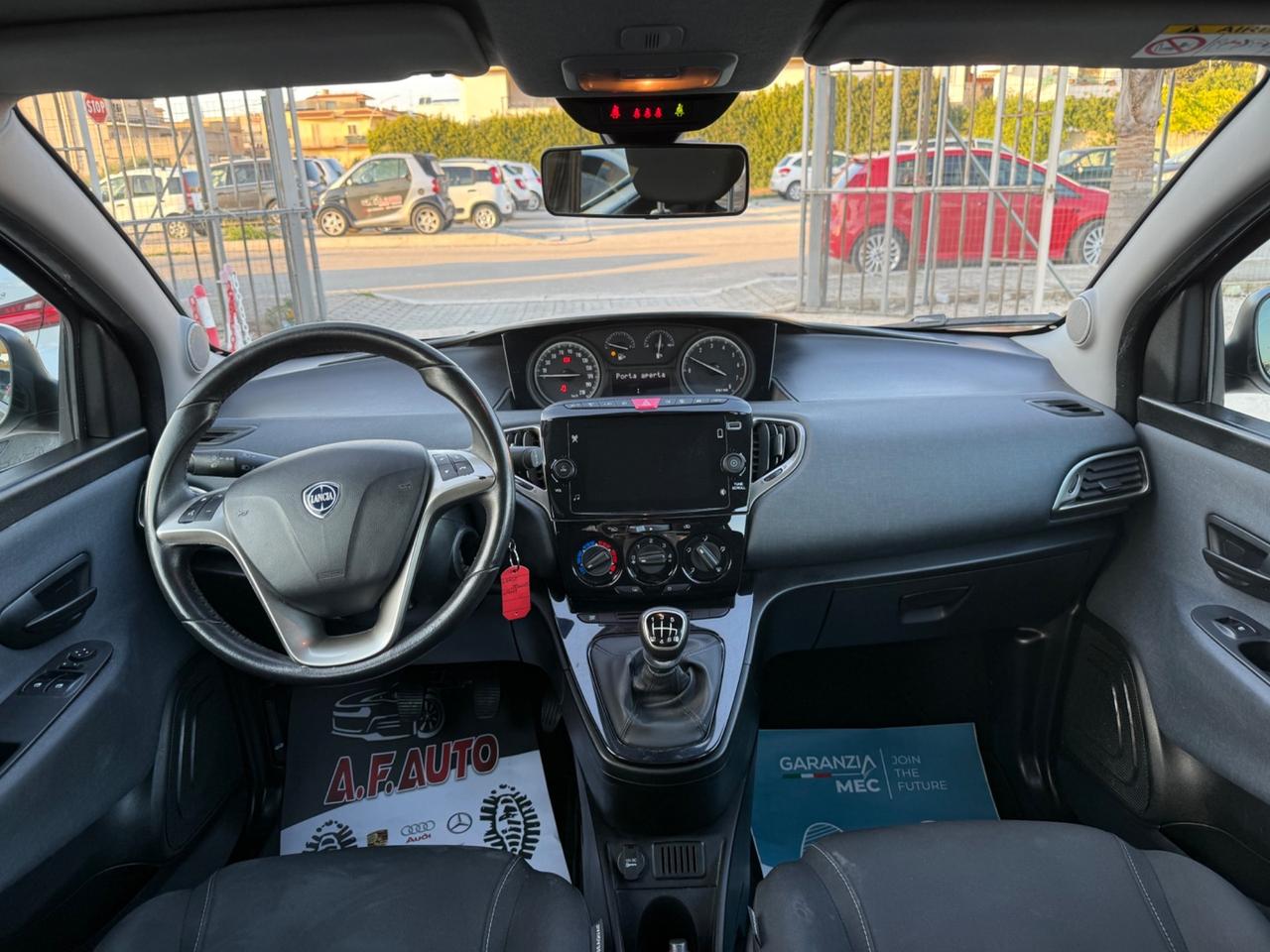 Lancia Ypsilon 1.0 FireFly 5 porte S&S Hybrid Gold