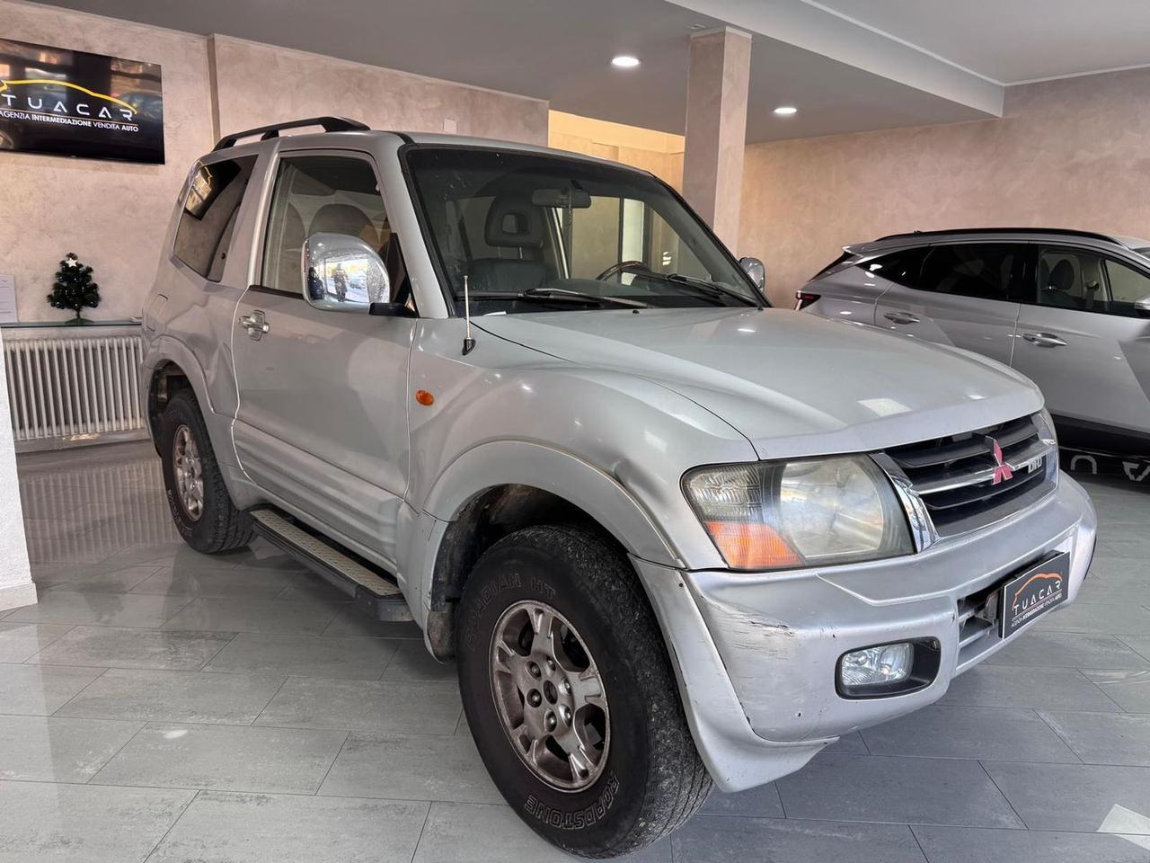 Mitsubishi Pajero 3.2 DI-D GLS1