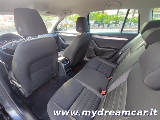 SKODA Octavia 1.5 DSG Wagon Ambition G-Tec