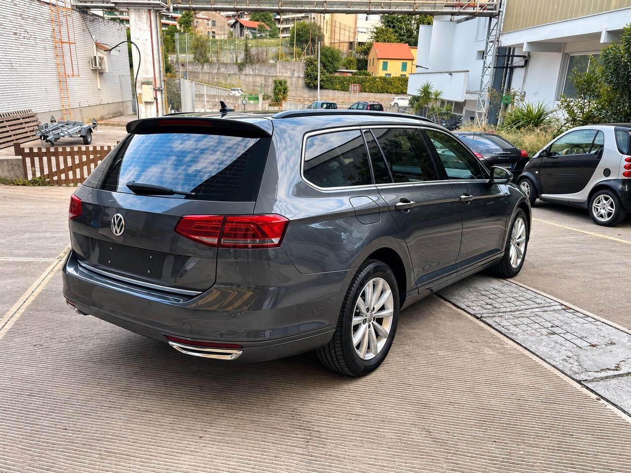 Volkswagen Passat Variant 1.6 TDI SCR DSG Business BMT